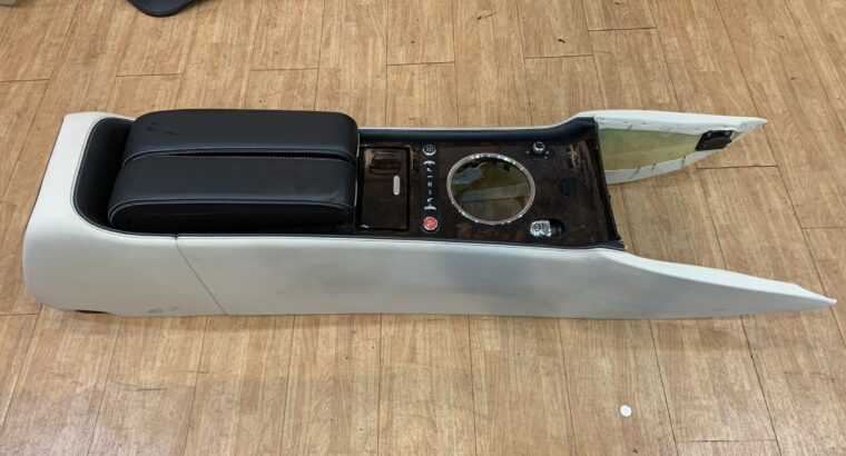 BENTLEY ARMREST CENTER CONSOLE